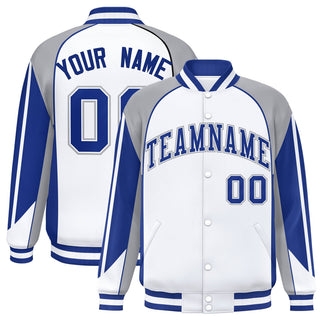 Chaqueta universitaria personalizada con mangas raglán en blanco y azul marino