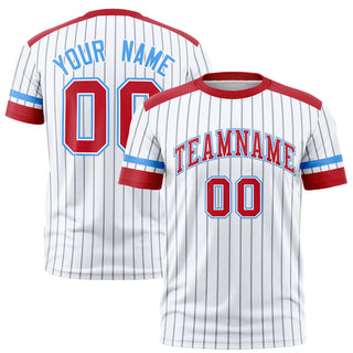 Camiseta deportiva personalizada con diseño de rayas blancas, grises y rojas - Estilo 1